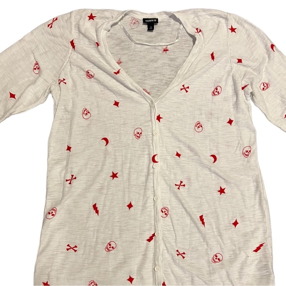 TORRID Cardigan Skulls Lightning Bolt Star Crossbones, size 2x, white and red - Picture 5 of 16